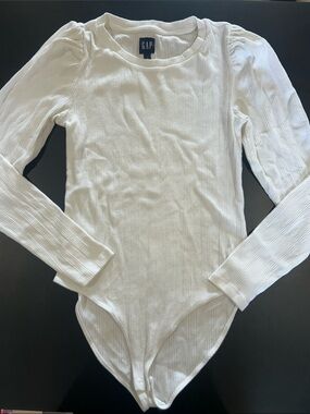GAP Ivory Ribbed Long Sleeve Bodysuit